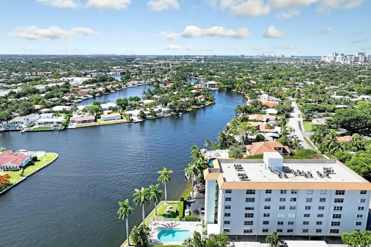 1881 Middle River Dr # 402, Fort Lauderdale FL 33305