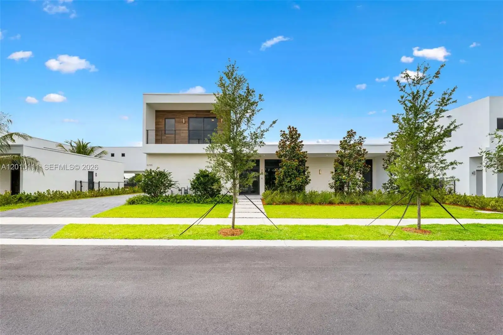16700 N Botaniko Dr N, Weston FL 33326 photo 2