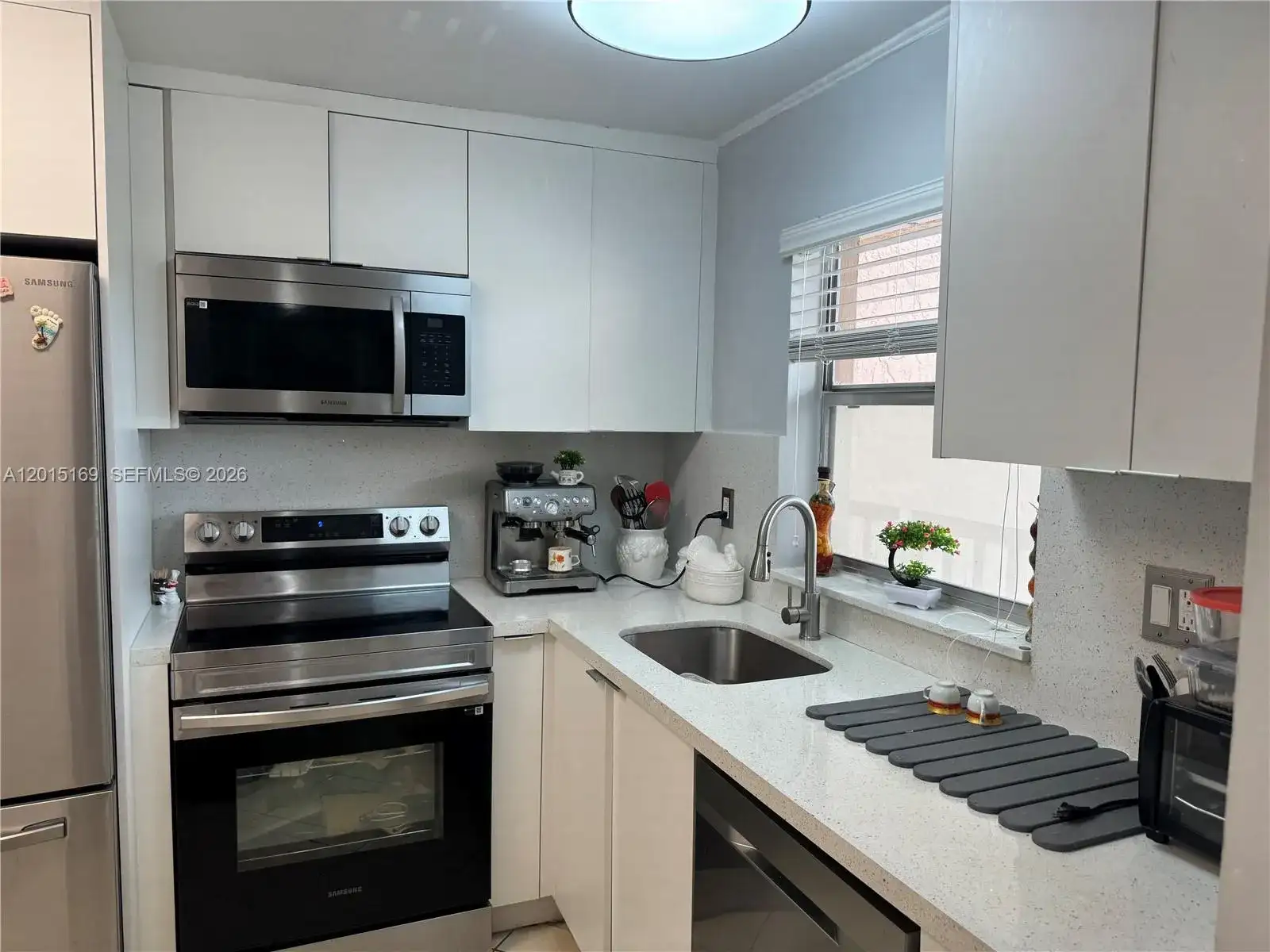 9580 Sunrise Lakes Blvd # 211, Sunrise FL 33322 photo 2