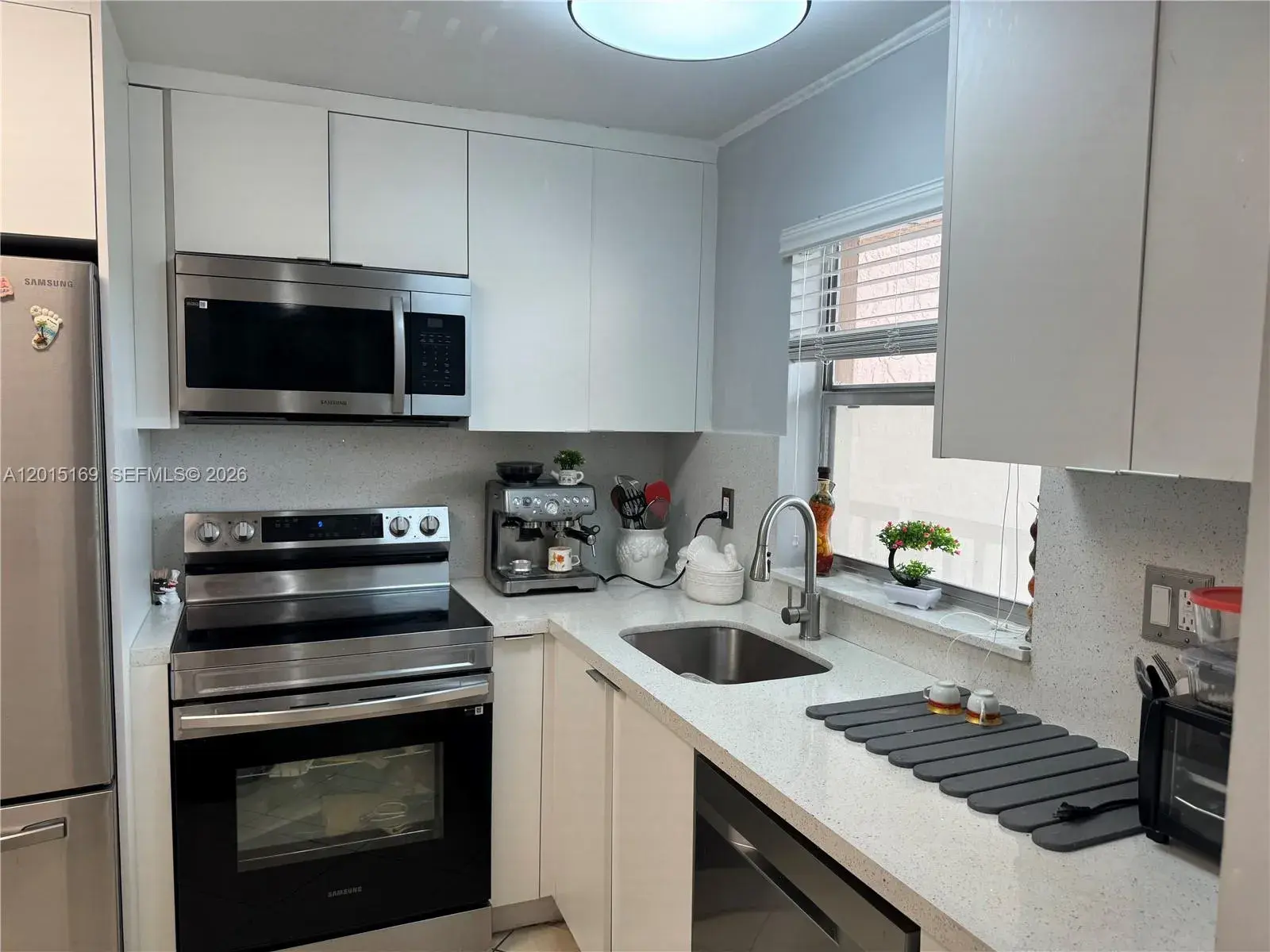 9580 Sunrise Lakes Blvd # 211, Sunrise FL 33322