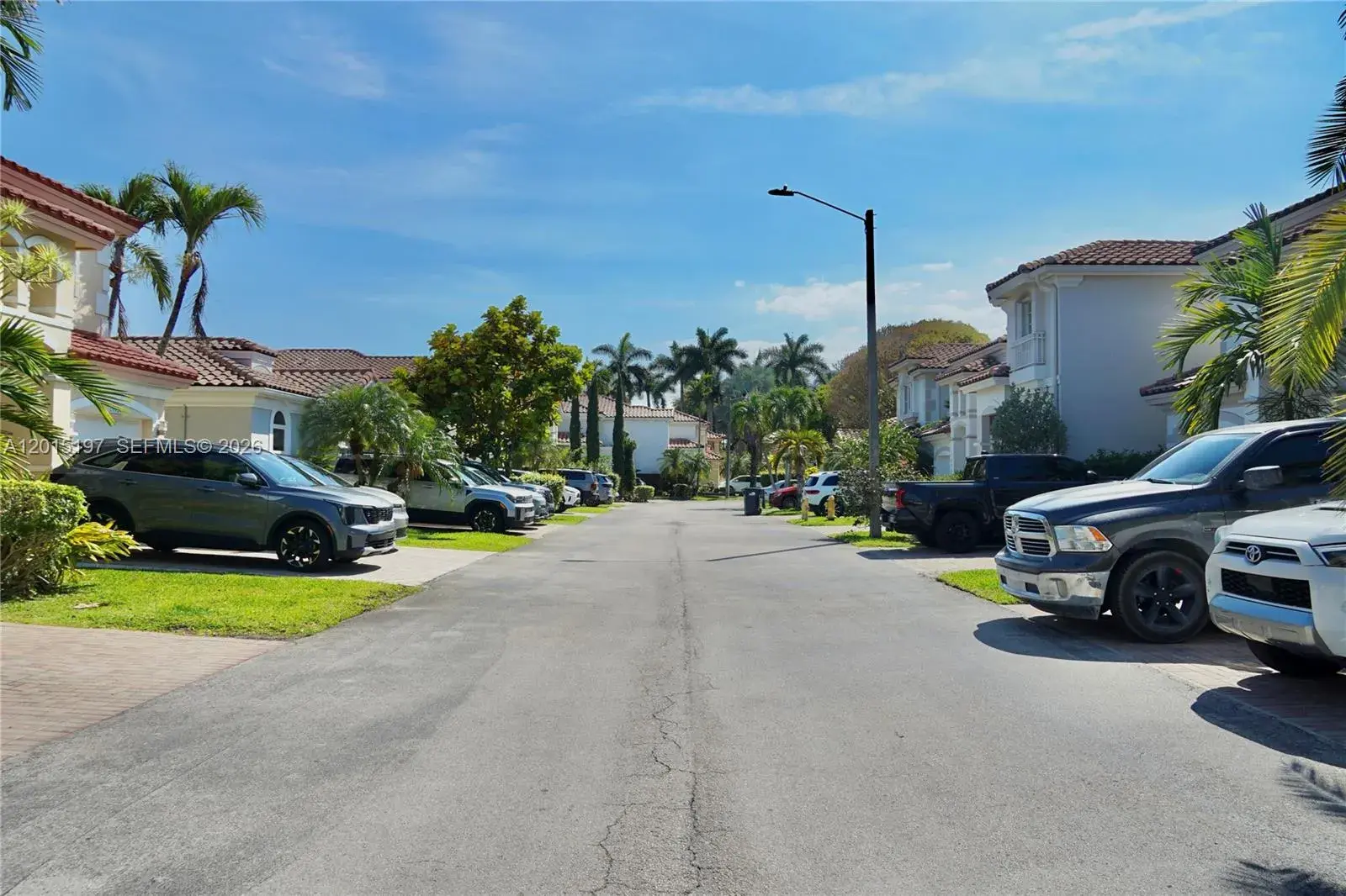 10913 NW 67th St, Doral FL 33178