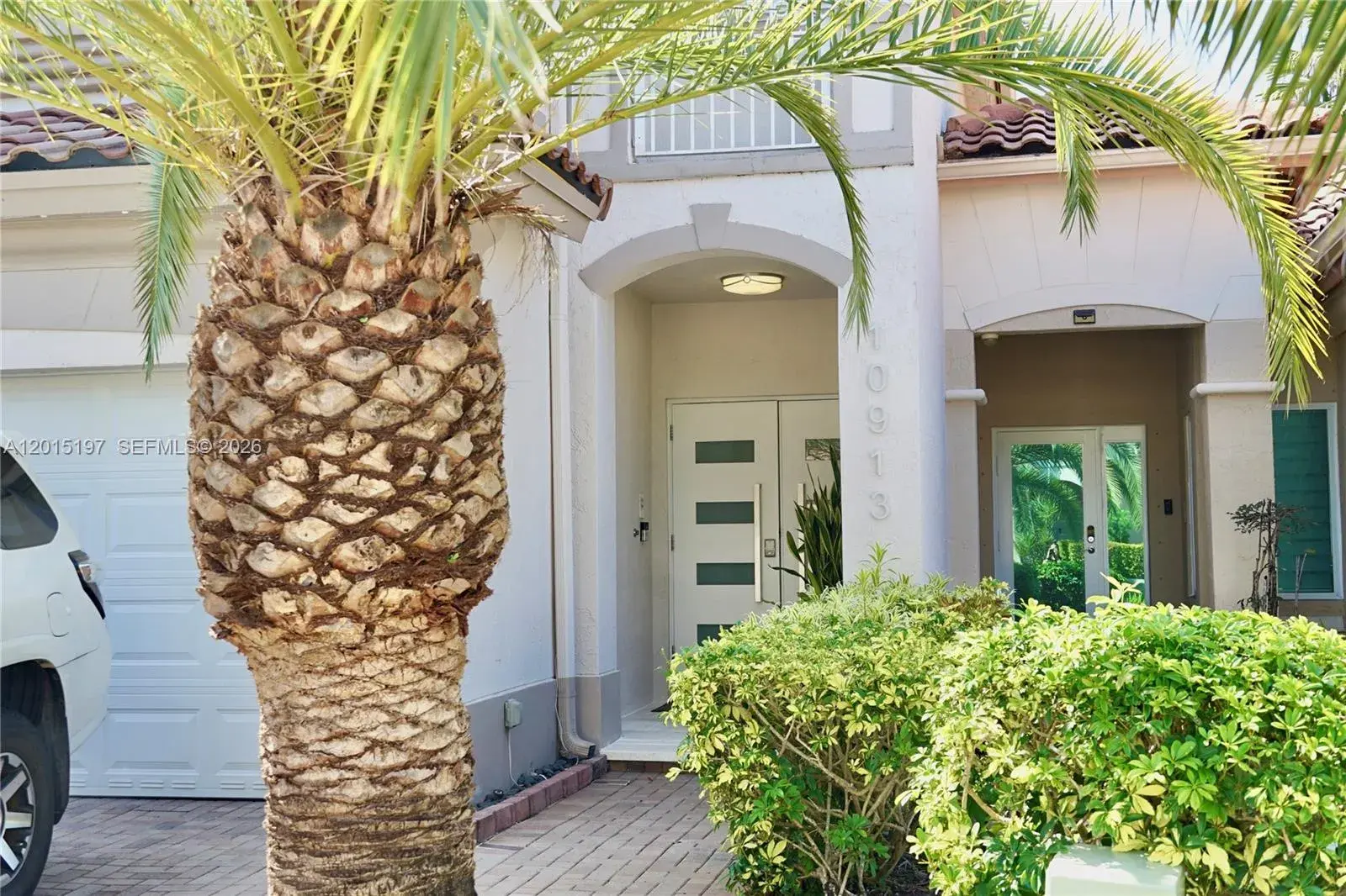10913 NW 67th St, Doral FL 33178