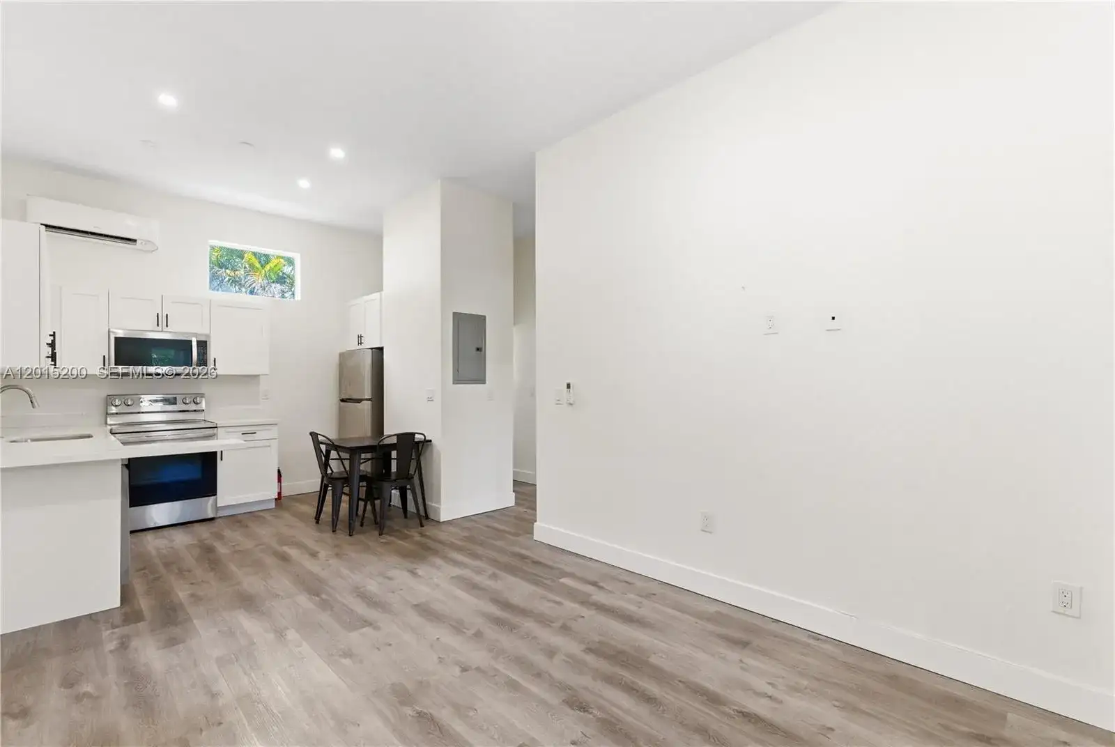 830 SE 14th St # 3, Fort Lauderdale FL 33316 photo 2