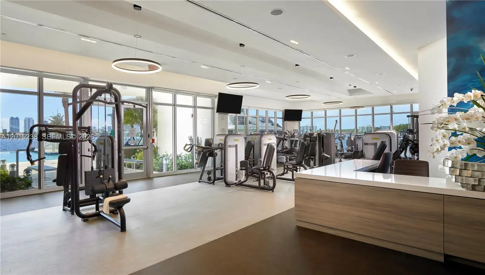 17301 Biscayne Blvd # 203, North Miami Beach FL 33160 photo 4