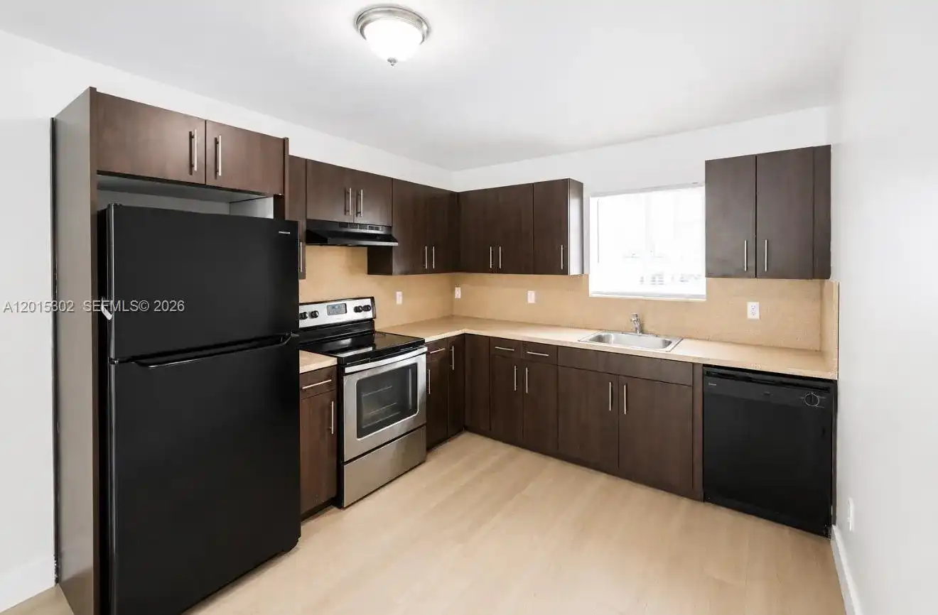 13 S Royal Poinciana Blvd # 24, Miami Springs FL 33166