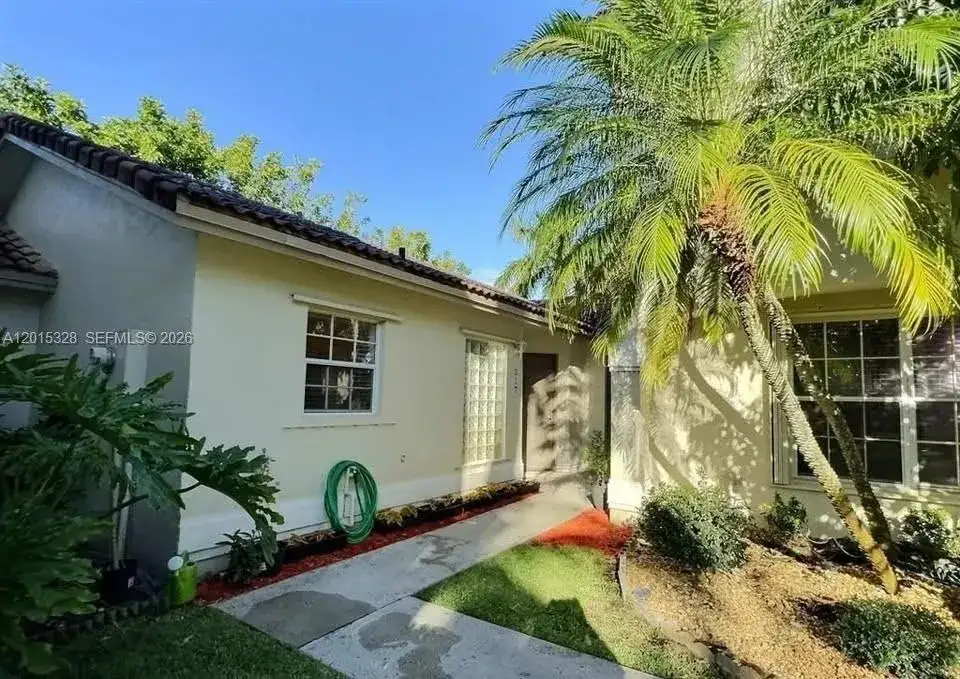 317 NW 109th Ave, Pembroke Pines FL 33026 photo 2