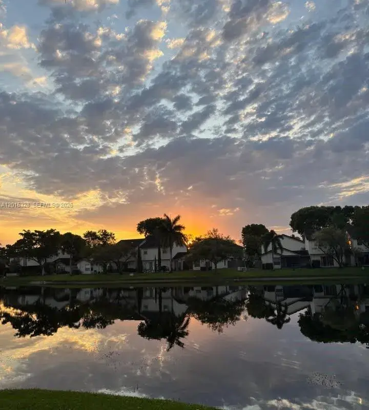 317 NW 109th Ave, Pembroke Pines FL 33026