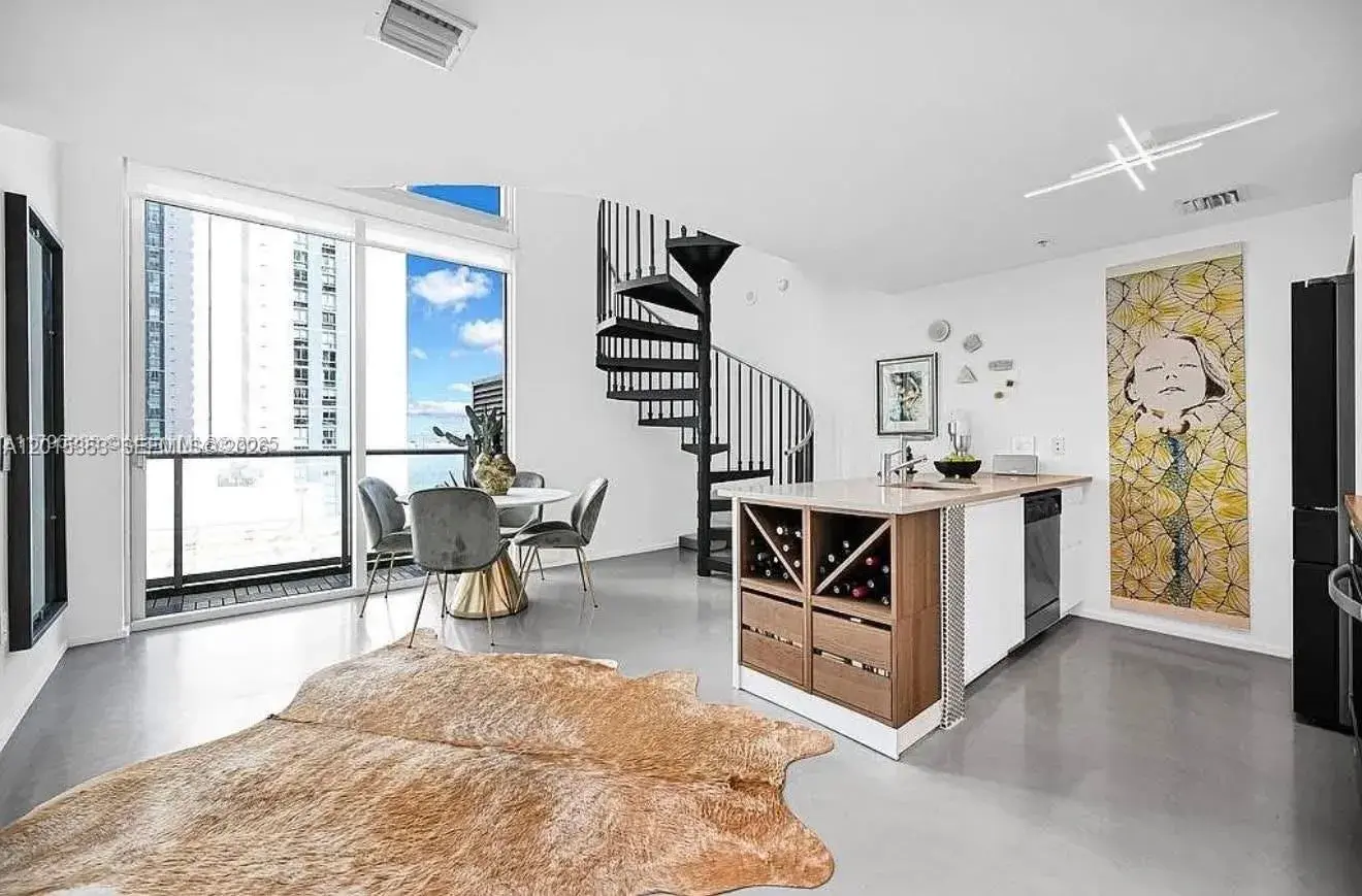 1 bedroom 1 bath Residential for sale at 300 S Biscayne Blvd # 1232, Miami FL 33131