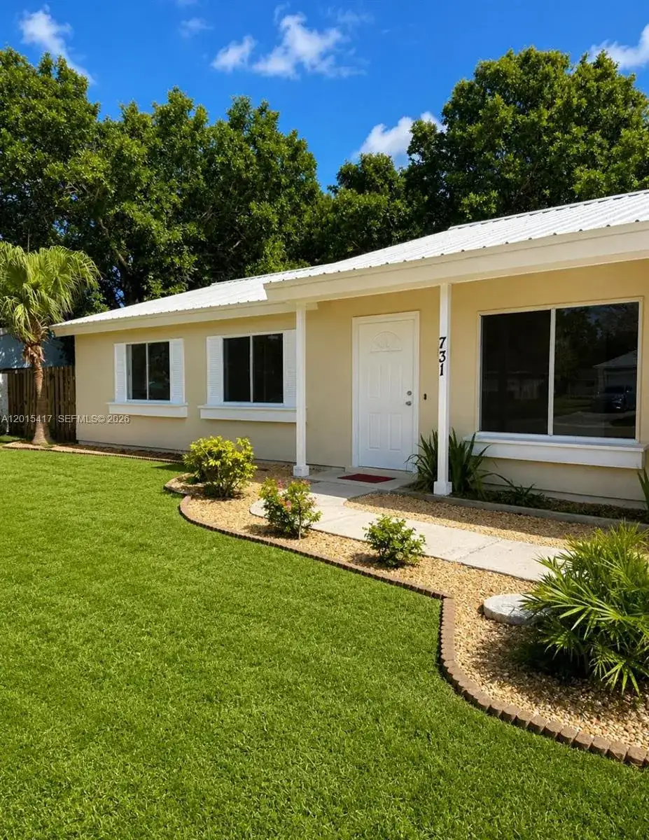 731 SW 24th St, Vero Beach FL 32962 photo 2