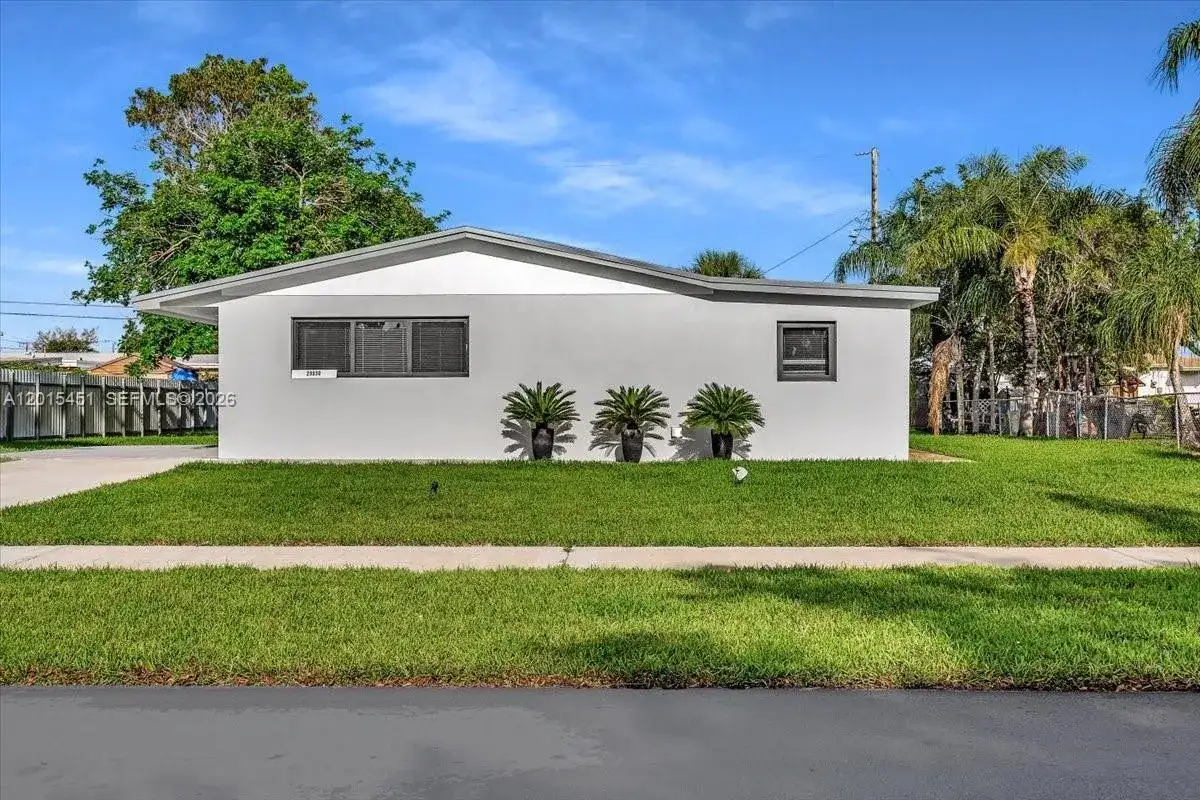 20930 NW 30th Ct, Miami Gardens FL 33056 photo 3