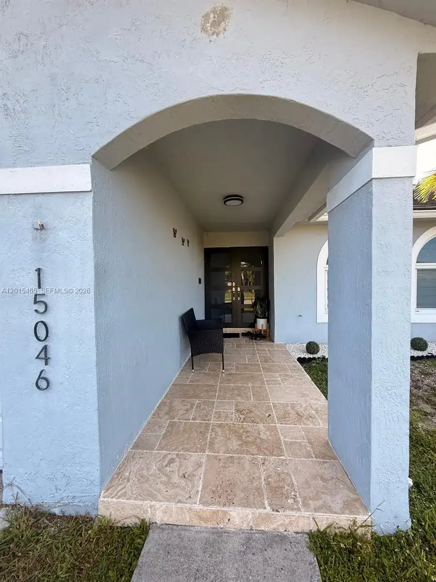 15046 SW 148th Pl, Miami FL 33196 photo 2