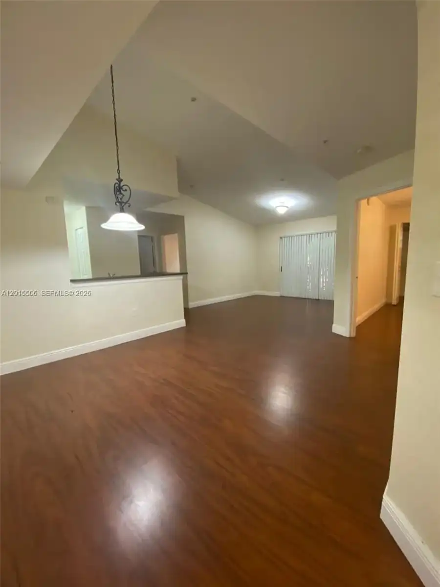 2520 Centergate Dr # 303, Miramar FL 33025