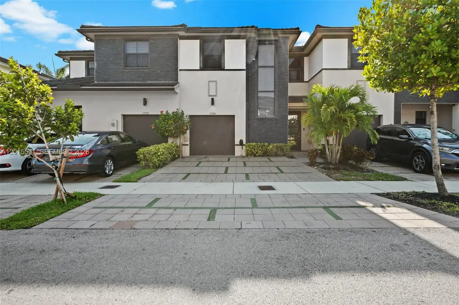 15776 NW 91st Ct, Miami Lakes FL 33018 photo 2