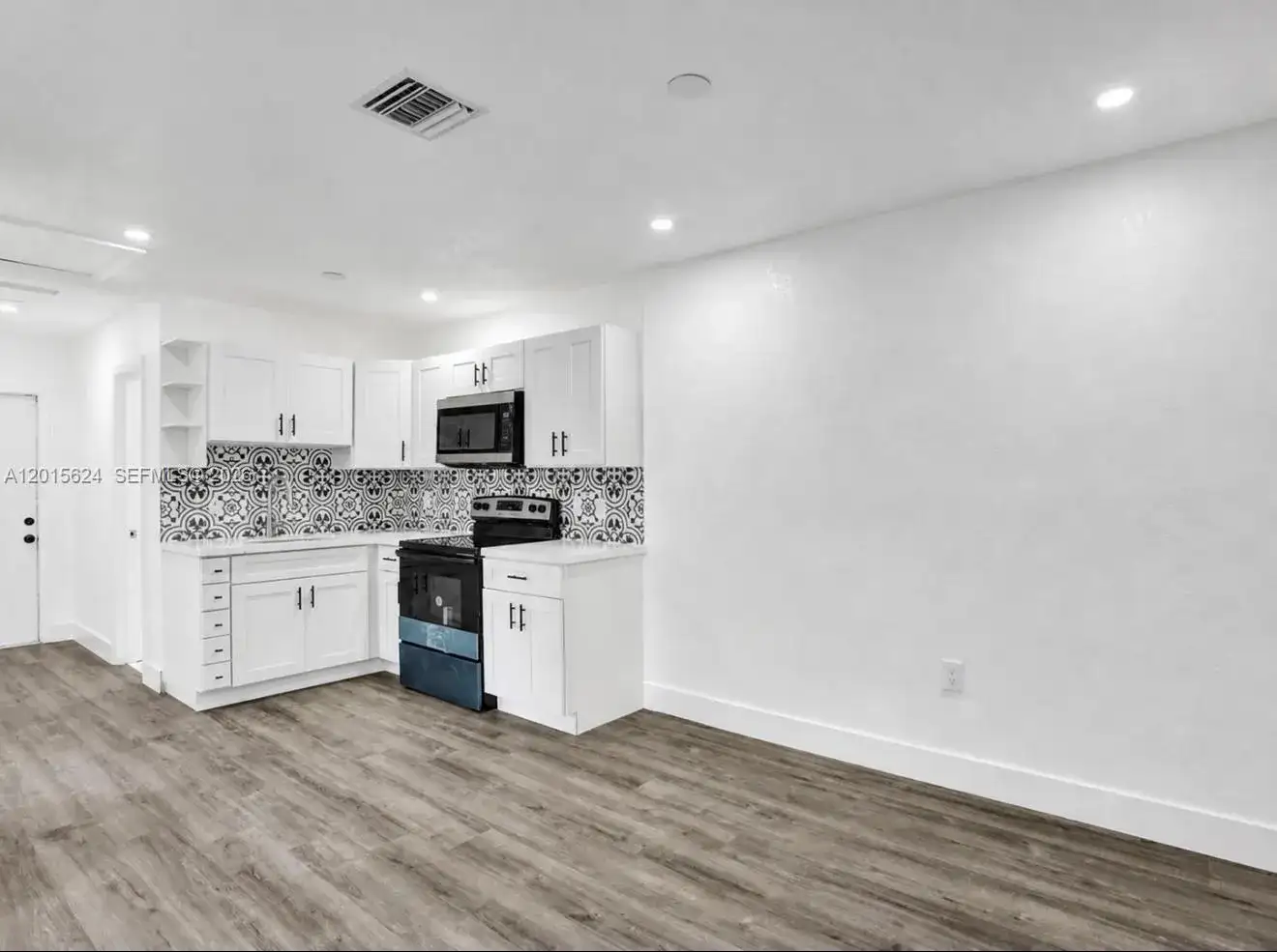 4129 SW 23 Street, West Park FL 33023 photo 4