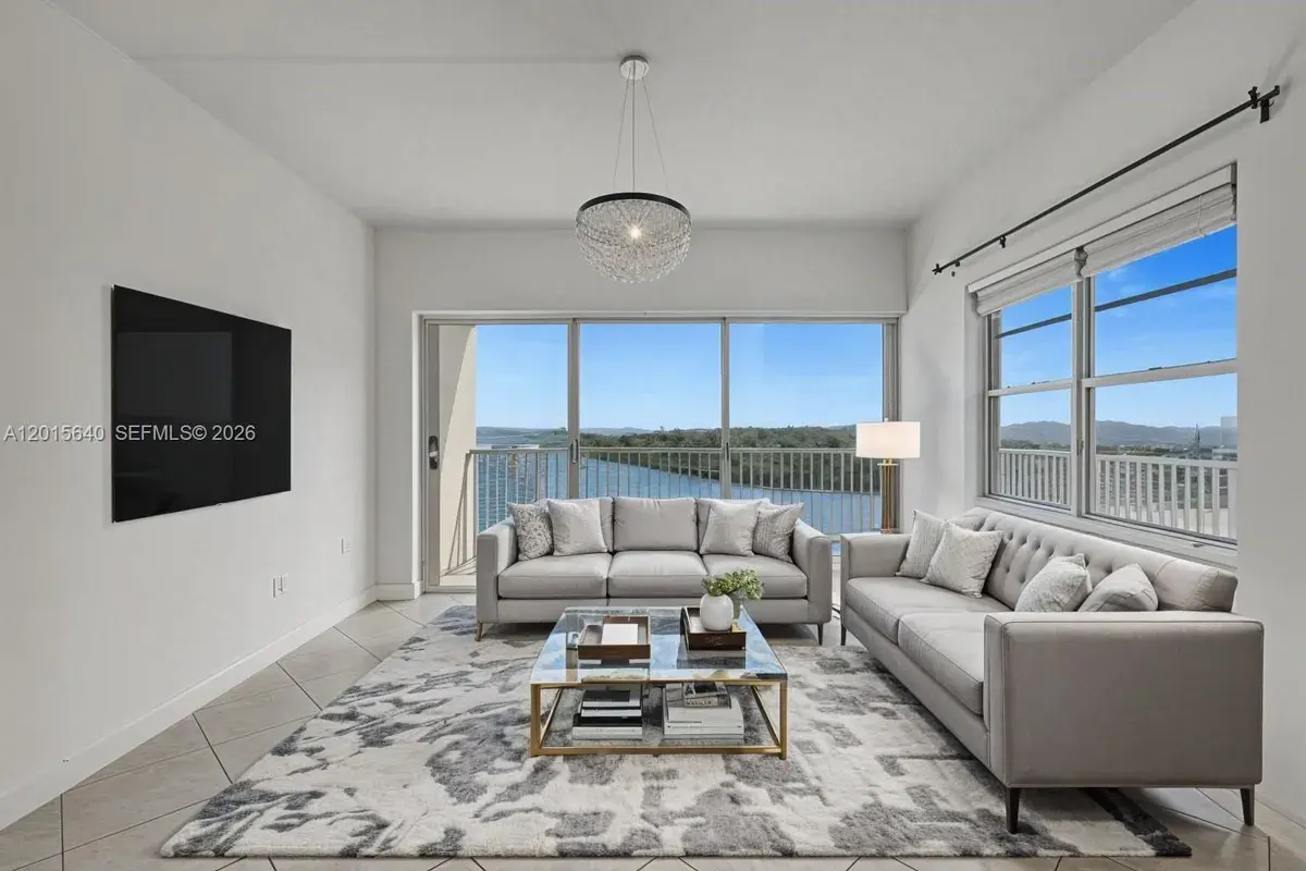 300 Bayview Dr # 906, Sunny Isles Beach FL 33160