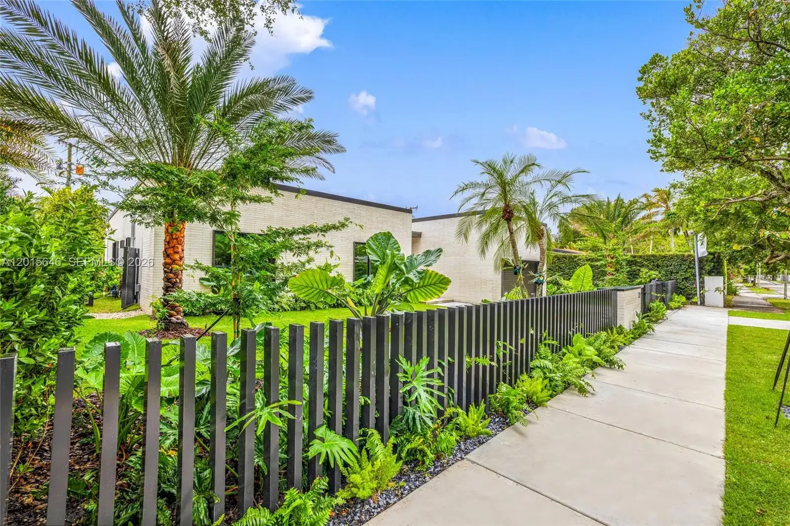 72 W Shore Dr W, Miami FL 33133 photo 5