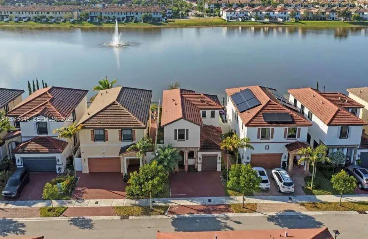 3460 W 103rd Ter, Hialeah FL 33018