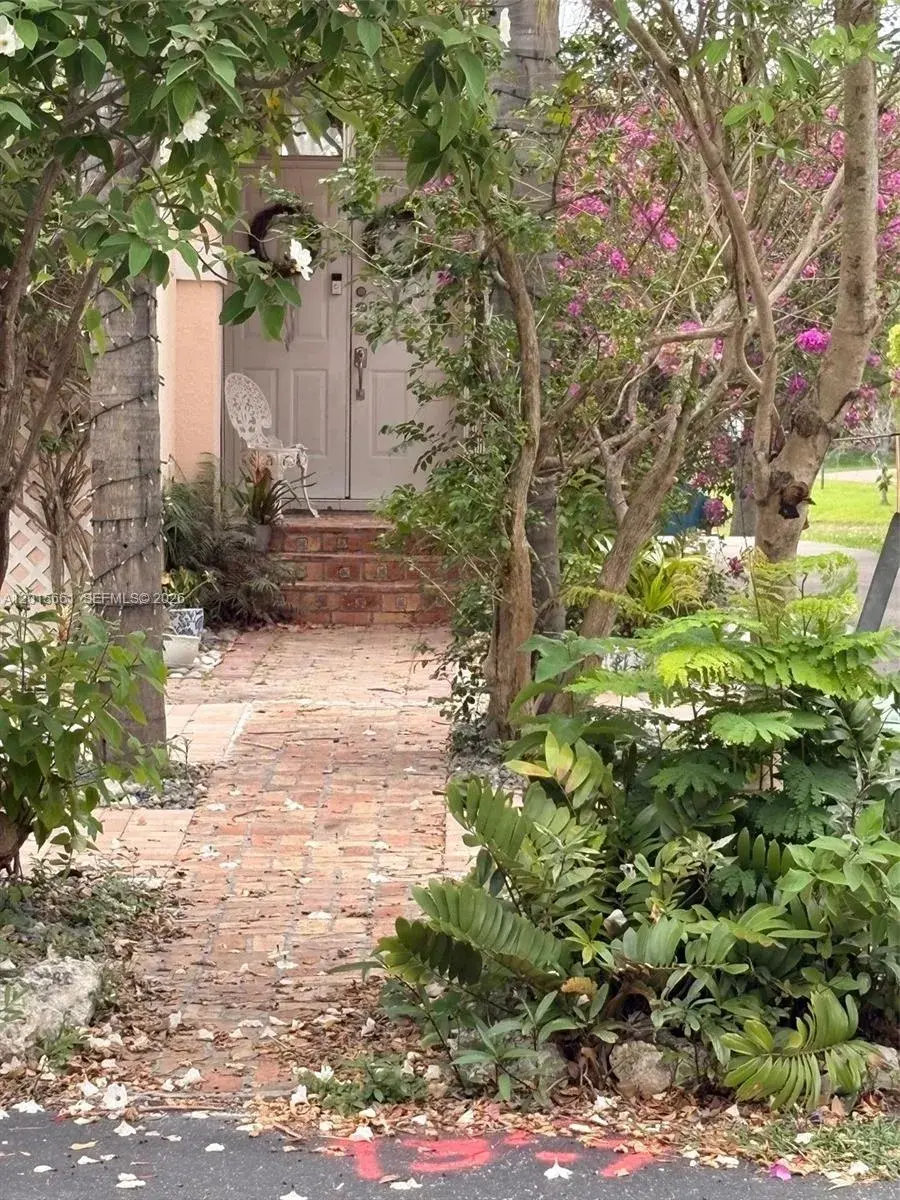 10135 SW 156th Ave, Miami FL 33196