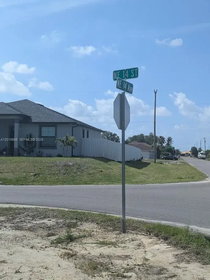 1402 NE 14 ave, Cape Coral FL 33909