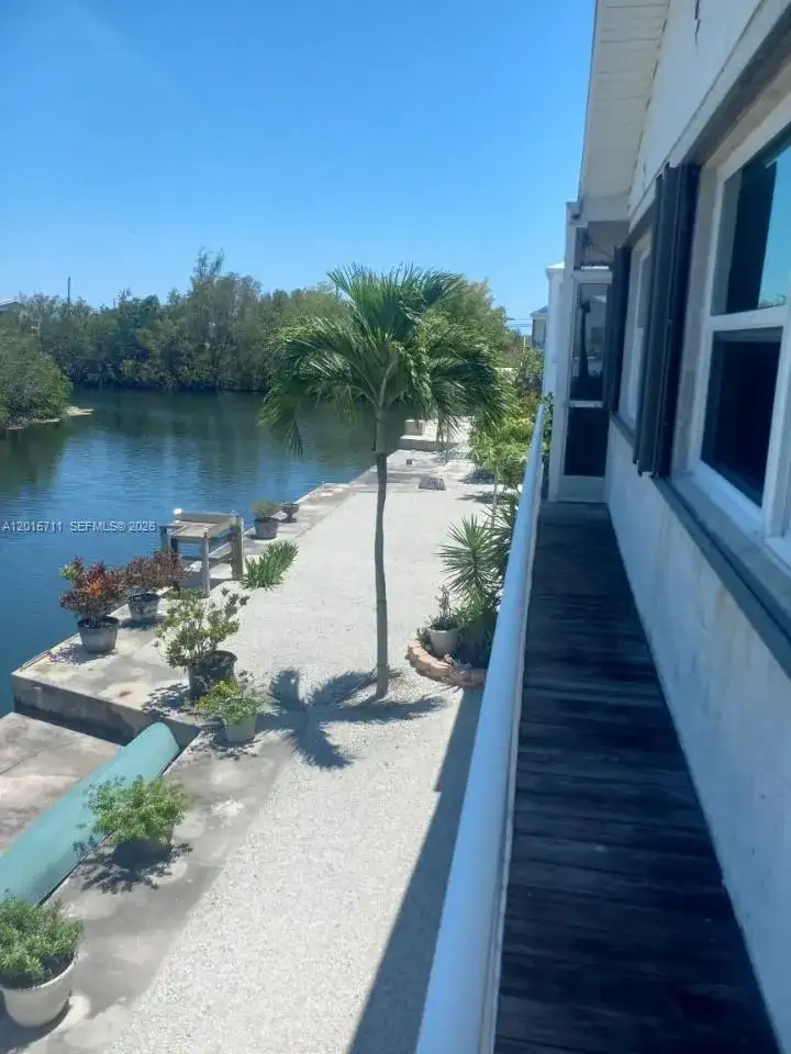 251 Pelican Ln, Big Pine FL 33043 photo 5