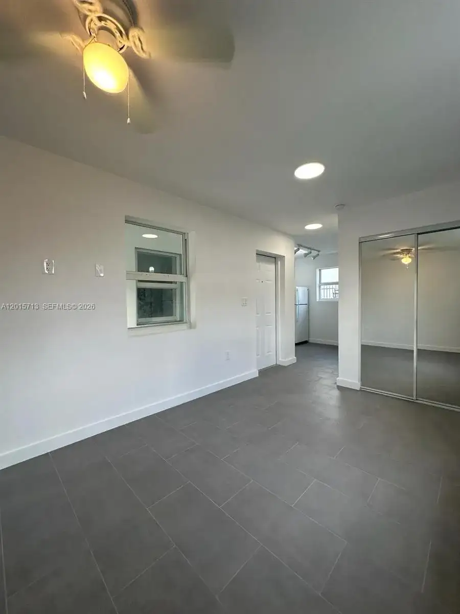 1535 NW 1st Pl # 10, Miami FL 33136 photo 2
