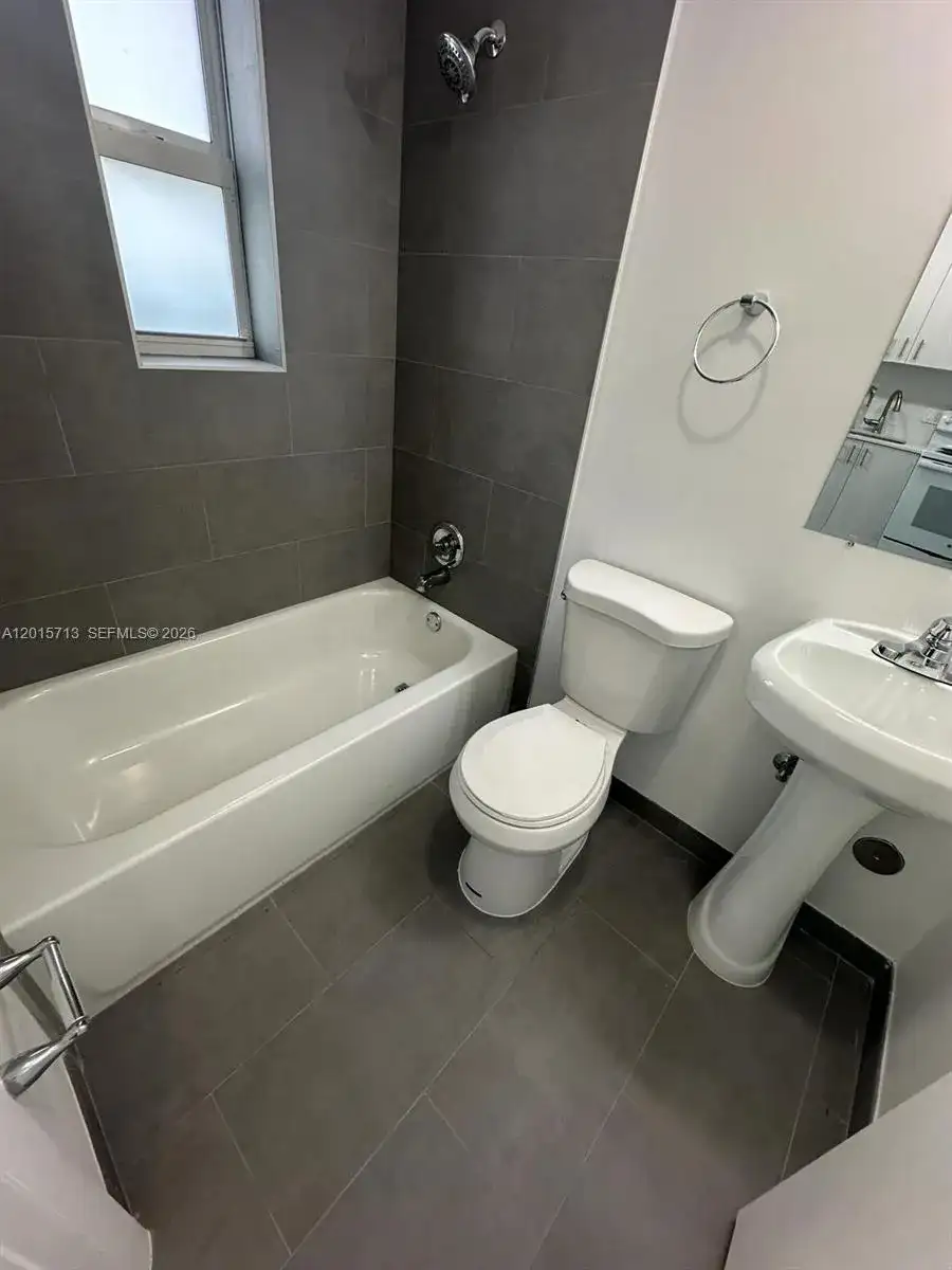 1535 NW 1st Pl # 10, Miami FL 33136 photo 4