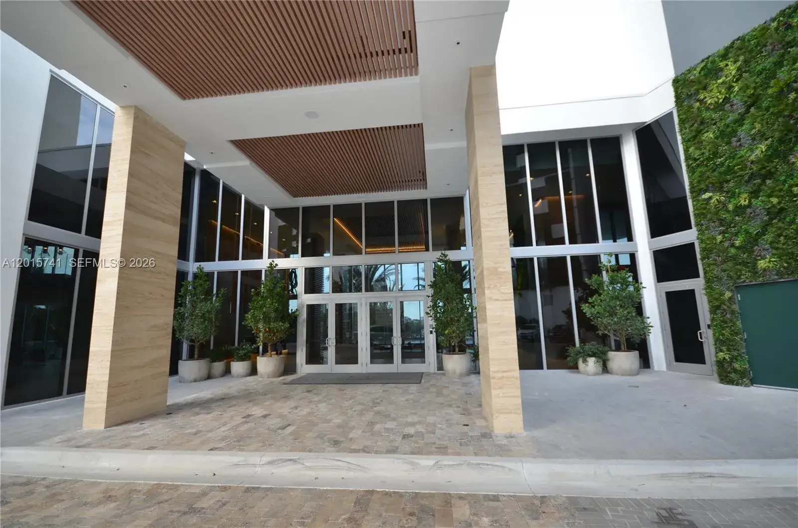 16385 Biscayne Blvd # 519, North Miami Beach FL 33160
