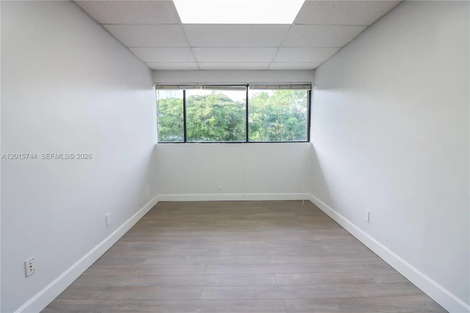 501 Golden Isles Dr # 206D, Hallandale Beach FL 33009