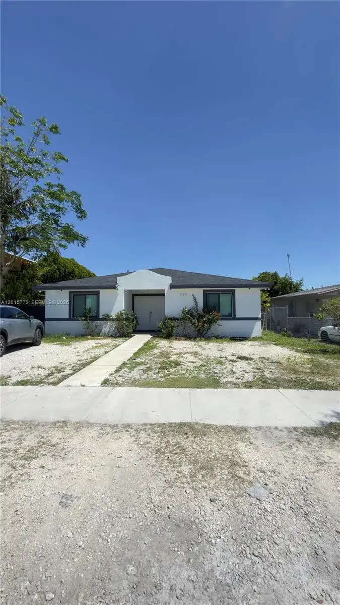 829 SW 5th St, Homestead FL 33030 photo 2