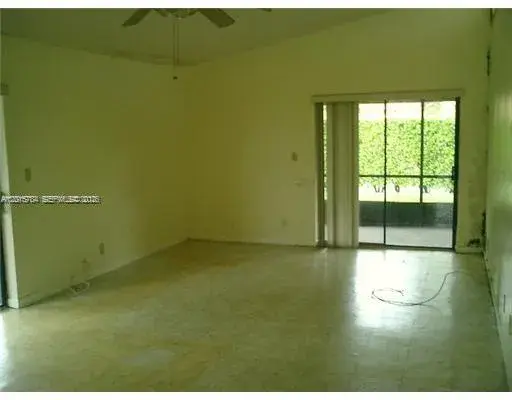 5702 Swordfish Cir, Tamarac FL 33319