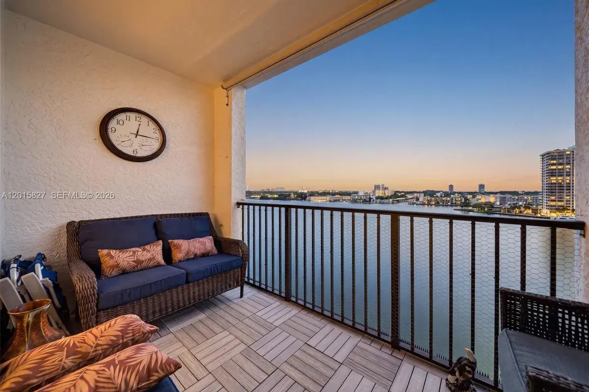 17150 N Bay Rd # 2905, Sunny Isles Beach FL 33160