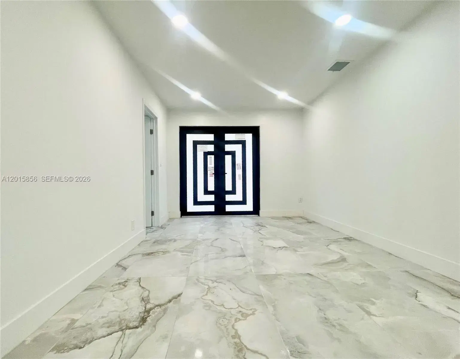 1649 NE 8th Ave, Fort Lauderdale FL 33305