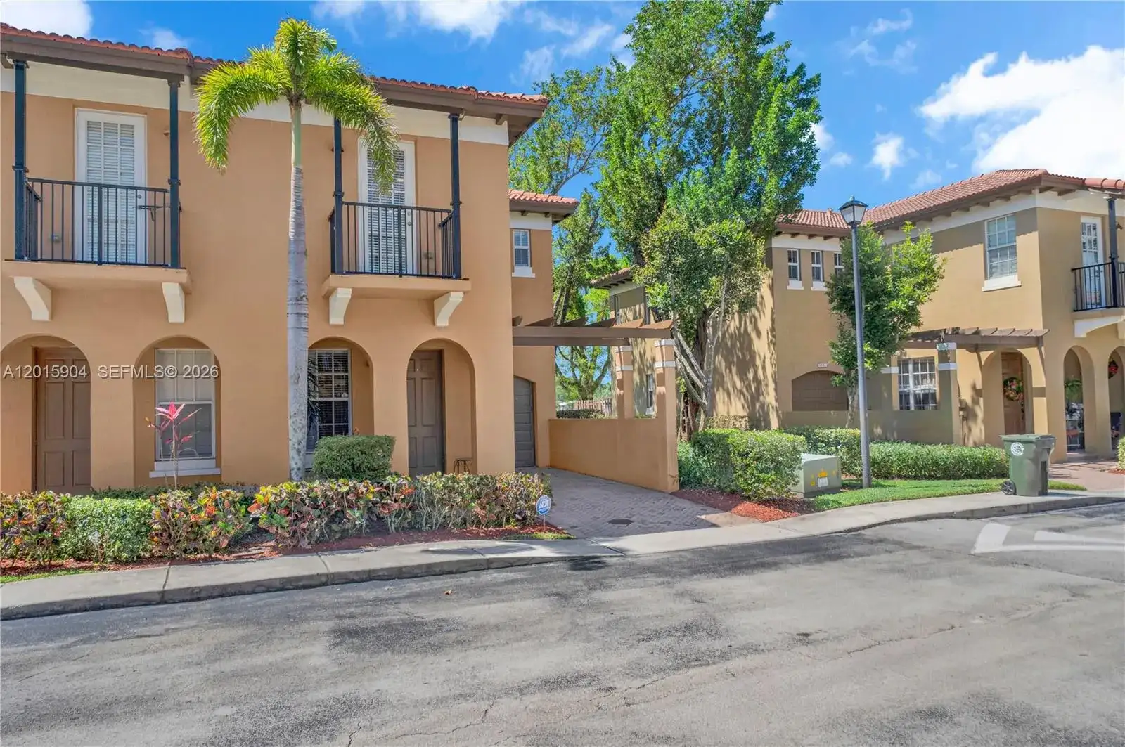 6893 Julia Gardens Dr, Coconut Creek FL 33073 photo 3