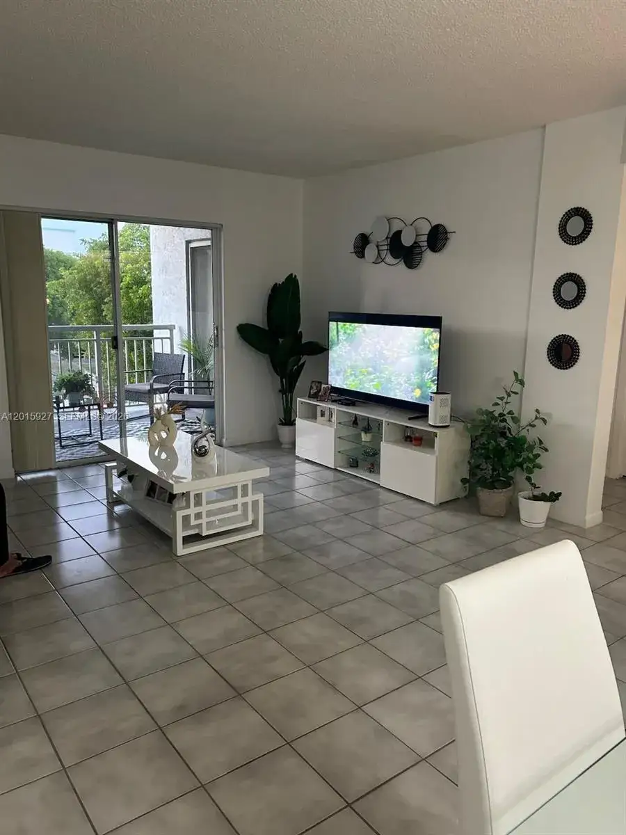 8660 SW 212th St # 306, Cutler Bay FL 33189