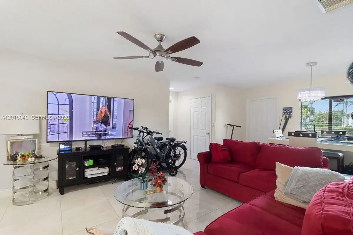 5605 NW 109th Ave # 71, Doral FL 33178 photo 4