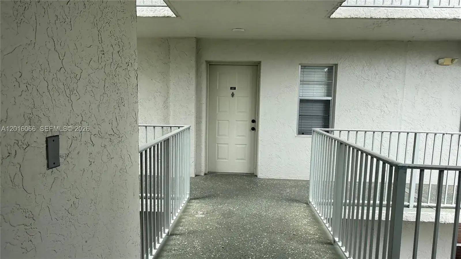 2236 N Cypress Bend Dr # 207, Pompano Beach FL 33069 photo 4