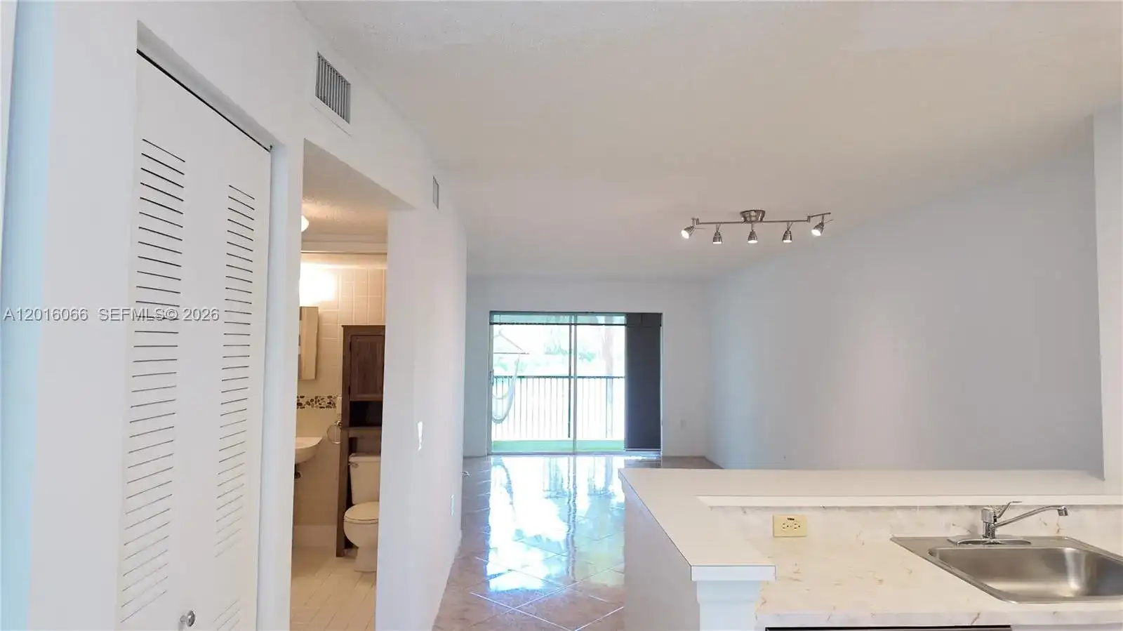 2236 N Cypress Bend Dr # 207, Pompano Beach FL 33069 photo 5