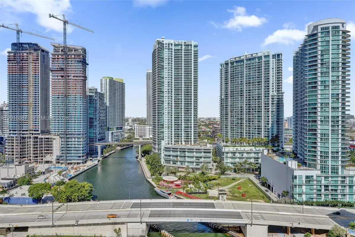 31 SE 5th St # 2305, Miami FL 33131