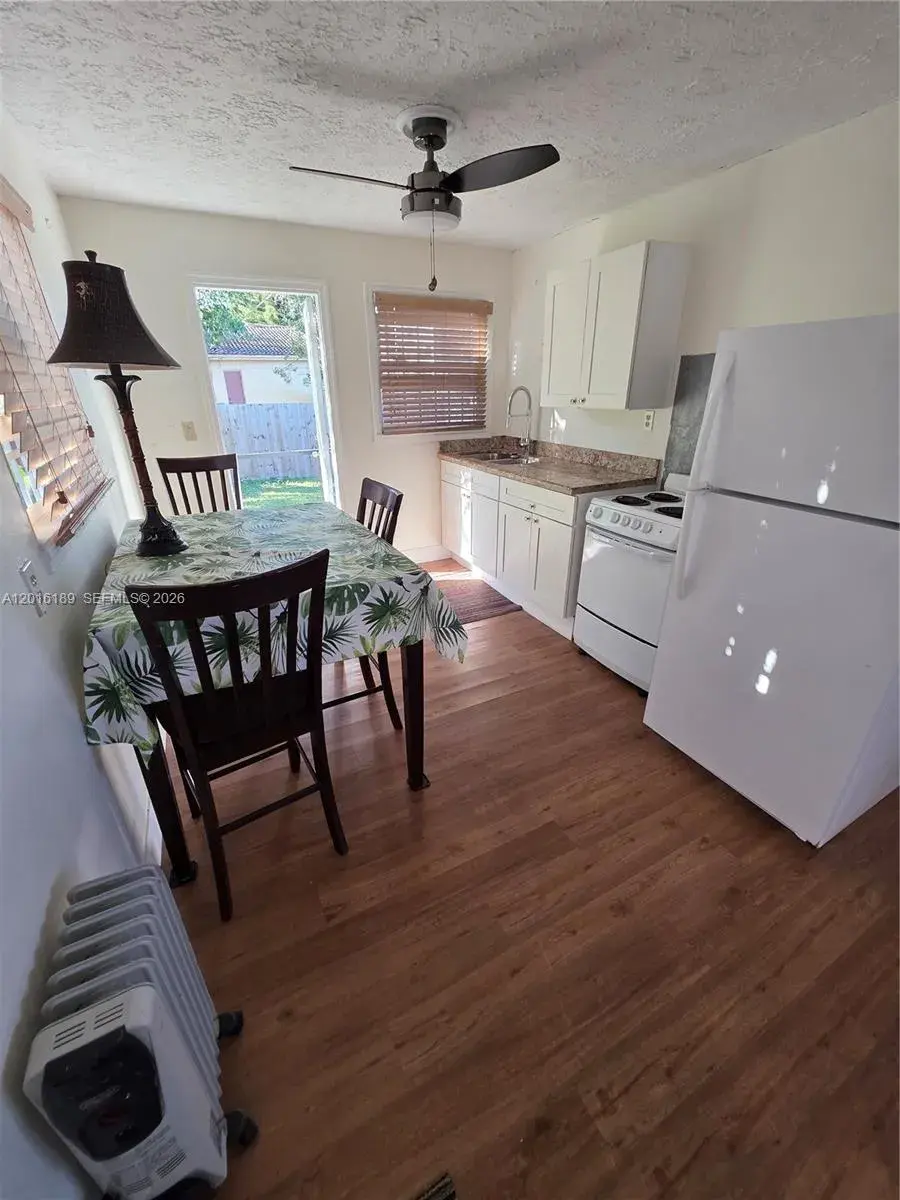811 NE 14th Ct, Fort Lauderdale FL 33304