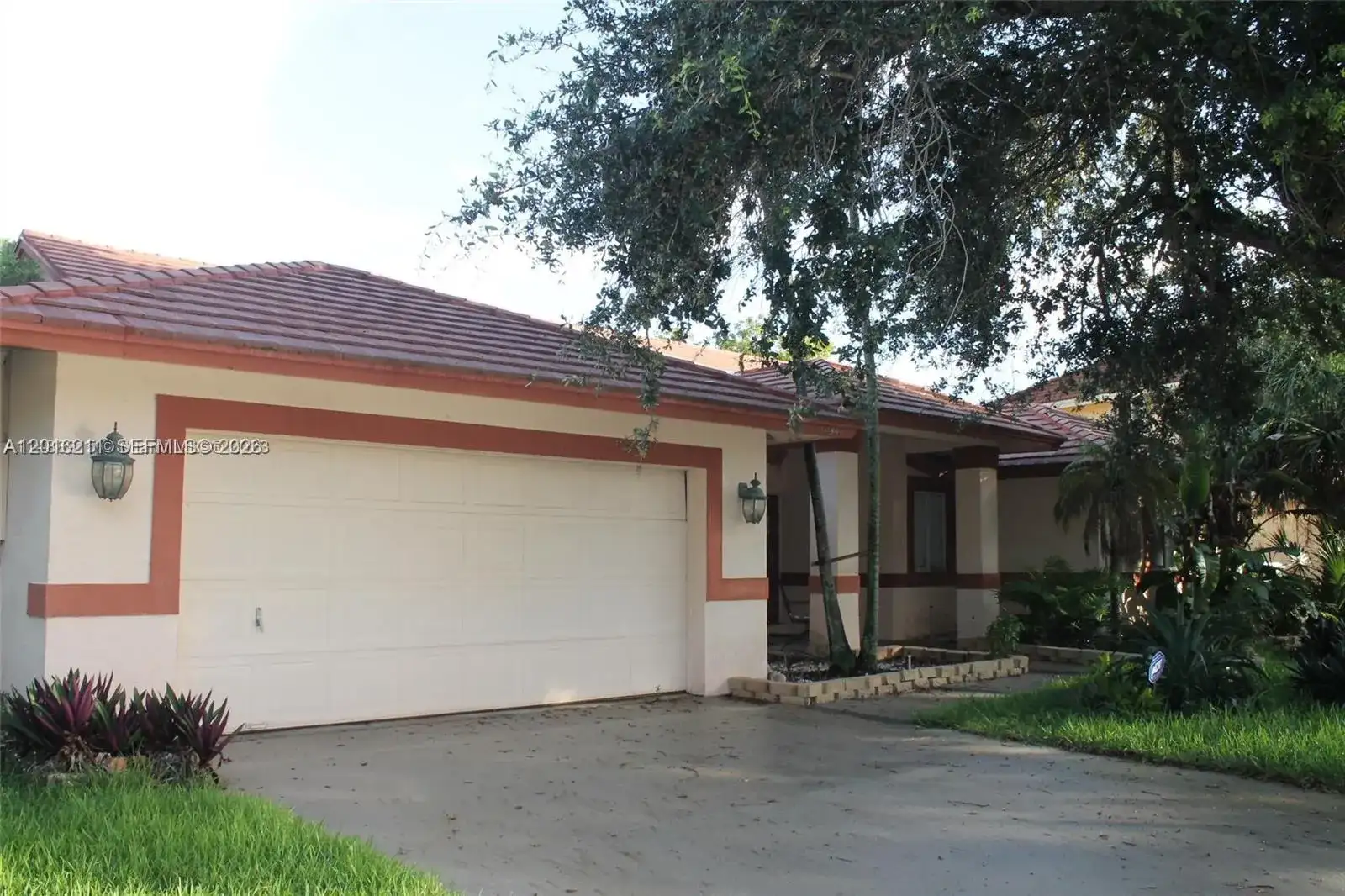 10340 SW 15th St, Pembroke Pines FL 33025 photo 2