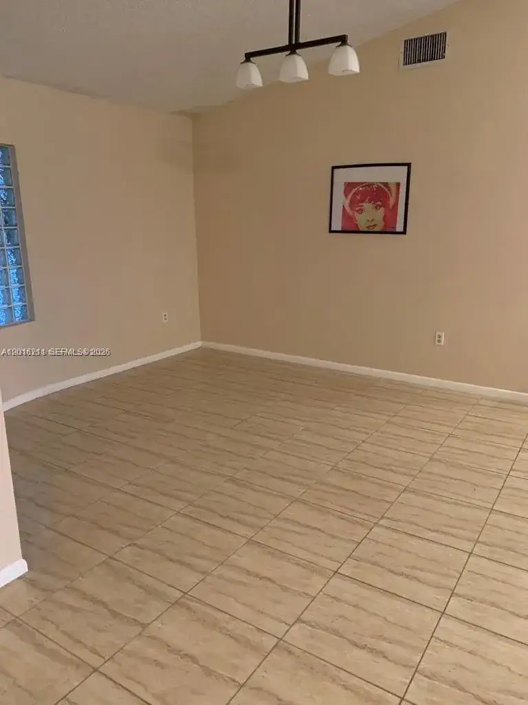 10340 SW 15th St, Pembroke Pines FL 33025 photo 4