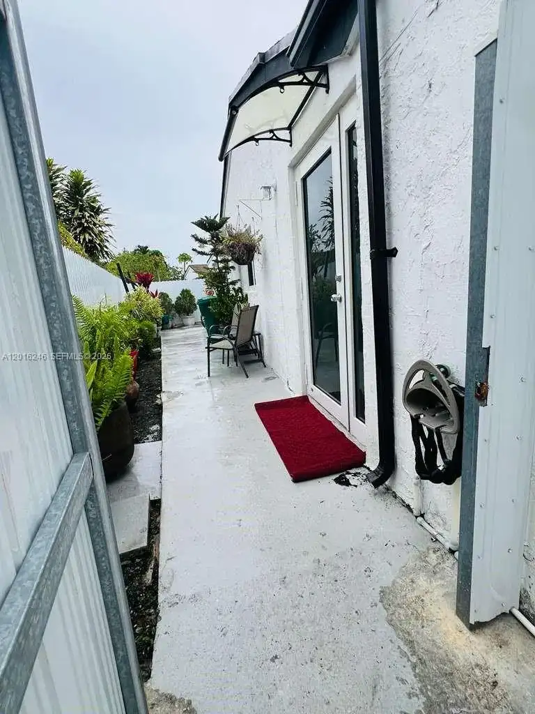 2500 SW 131st Ct, Miami FL 33175 photo 3