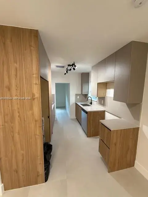 328 NE 57th St, Miami FL 33137
