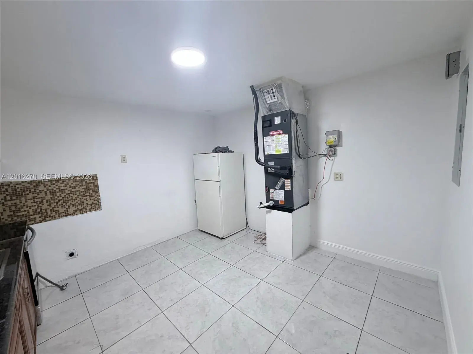 717 NE 1st St, Hallandale Beach FL 33009