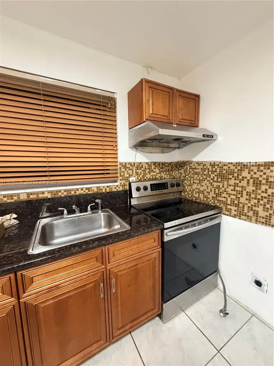 717 NE 1st St, Hallandale Beach FL 33009