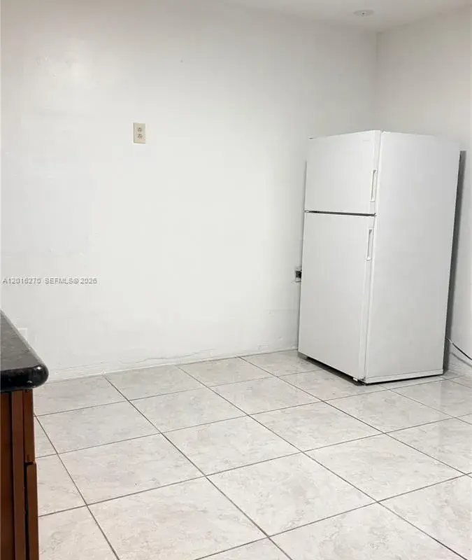 717 NE 1st St, Hallandale Beach FL 33009