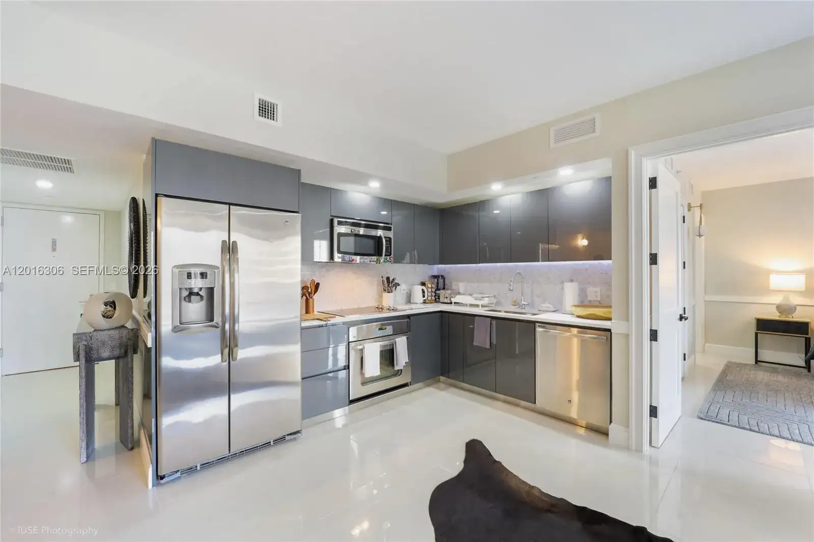 31 SE 6th St # 2207, Miami FL 33131 photo 4