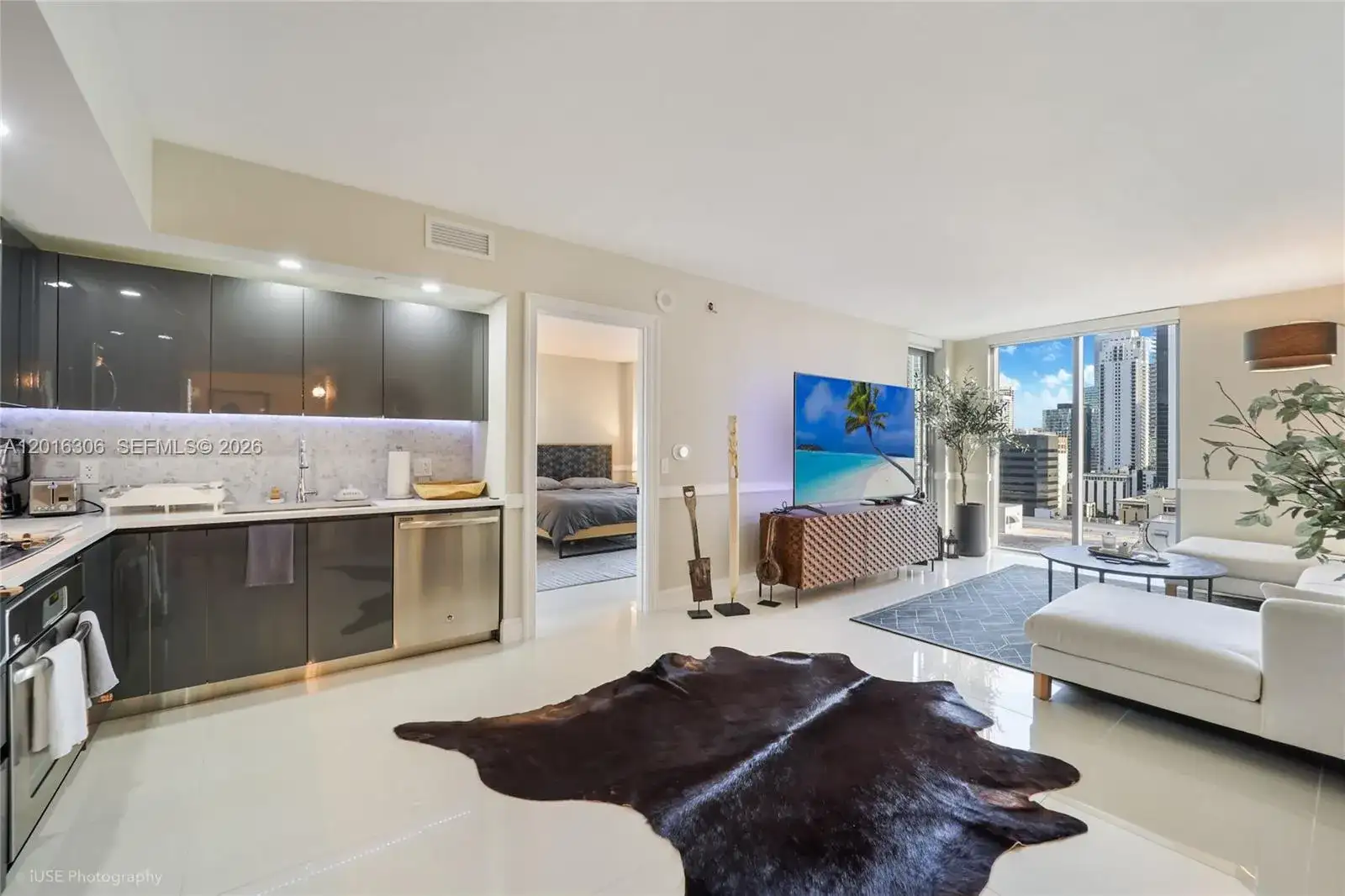 31 SE 6th St # 2207, Miami FL 33131 photo 5