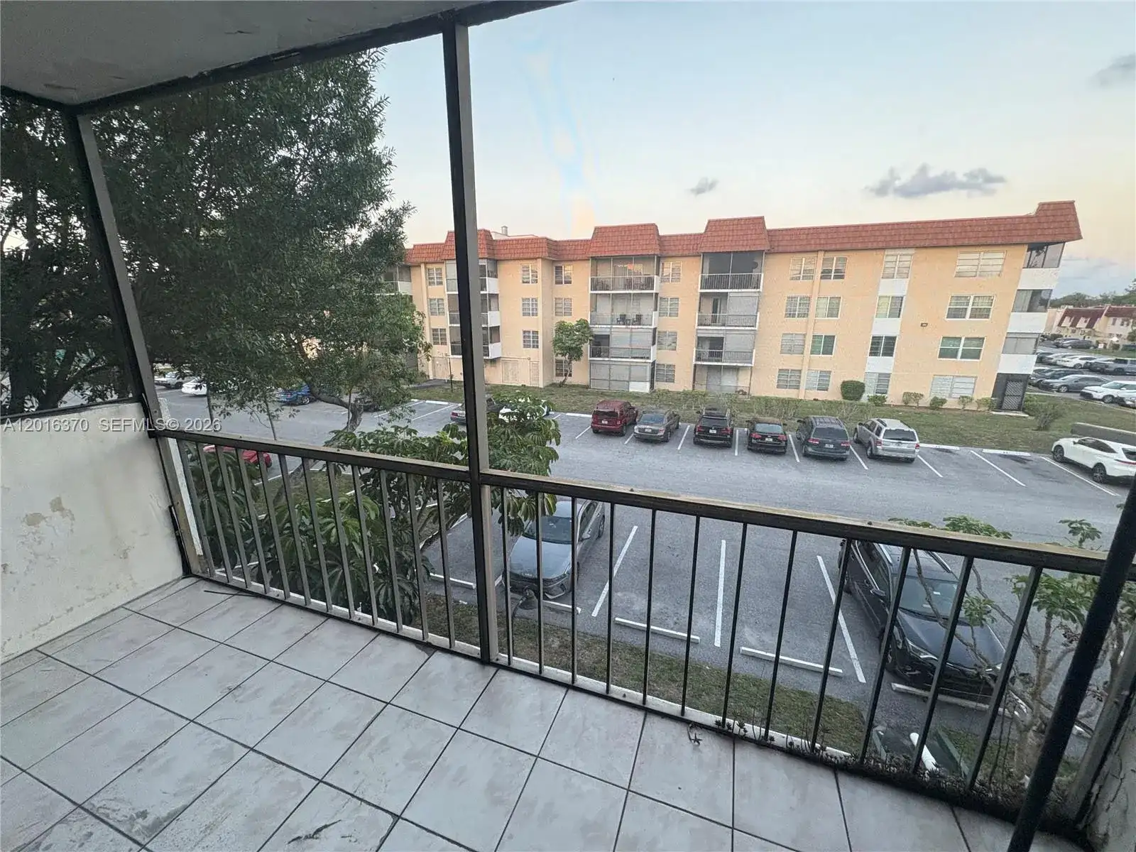 4152 Inverrary Dr # 303, Lauderhill FL 33319 photo 2