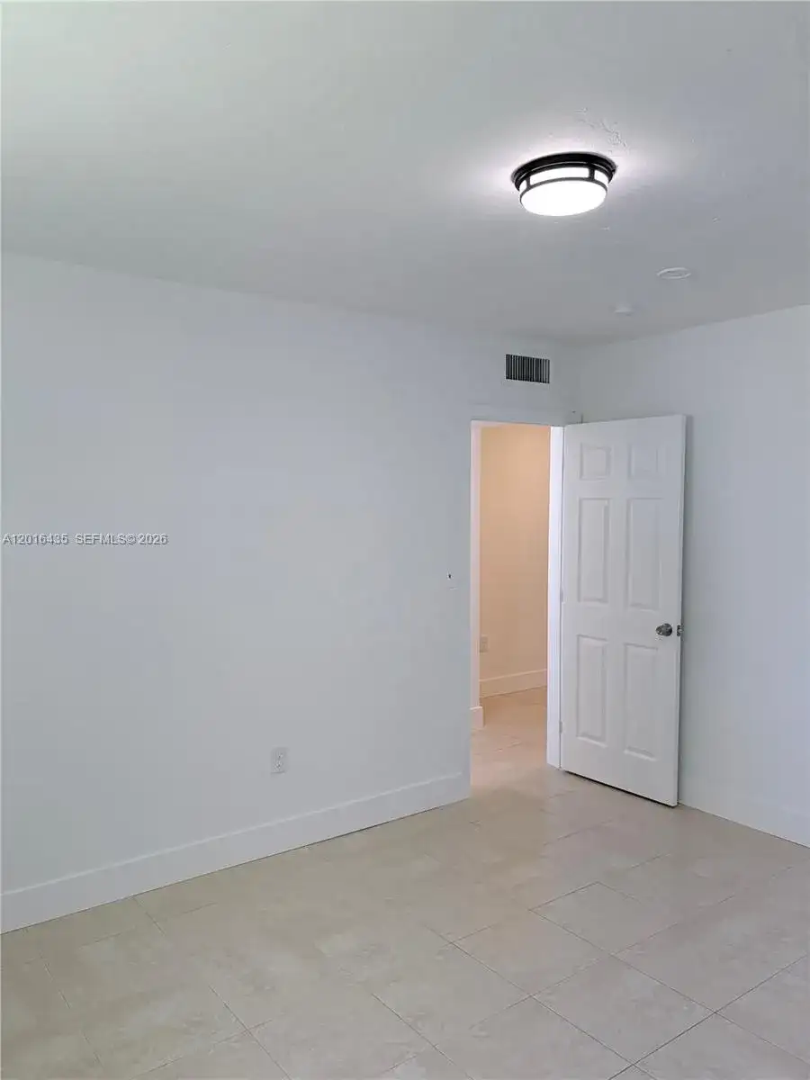 31 NW 163rd St # 65, Miami FL 33169 photo 4